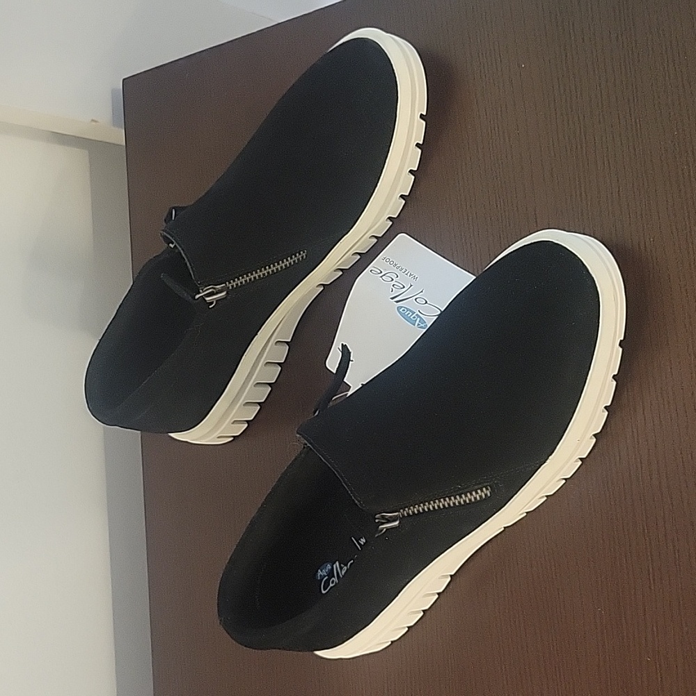 NWT Aqua College Suede Waterproof Sneakers